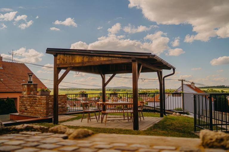 Deduv Sklep Apartment Hlohovec Exterior foto