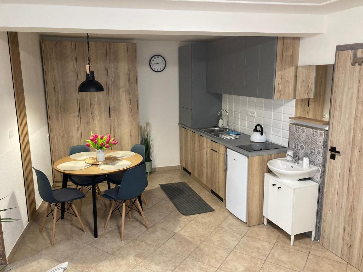 Deduv Sklep Apartment Hlohovec Exterior foto