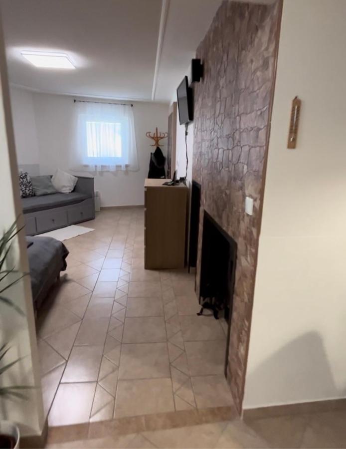 Deduv Sklep Apartment Hlohovec Exterior foto